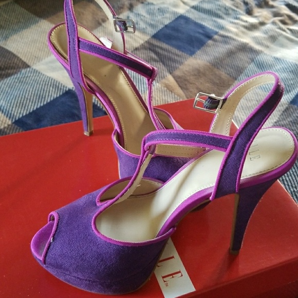 Shoes - Picture 4 of 4